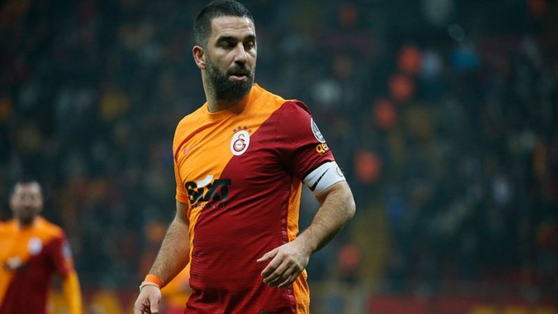 Arda Turan futbolu bırakıyor mu, yeni mesleği ne olacak?