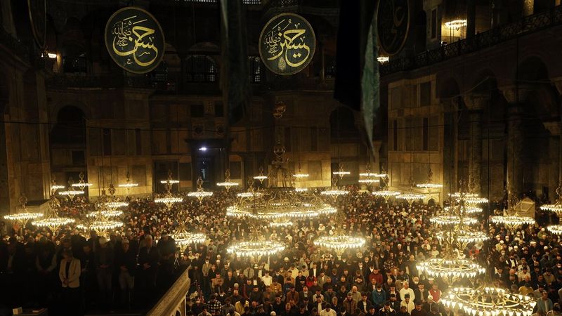 Ayasofya Camisi'nde Kadir Gecesi idrak edildi