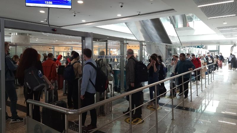 Ankara YHT Garı'nda trenler tam kapasite çalışıyor