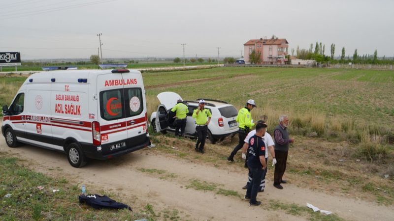 Aksaray'da sürücü uyudu: Otomobil tarlaya uçtu