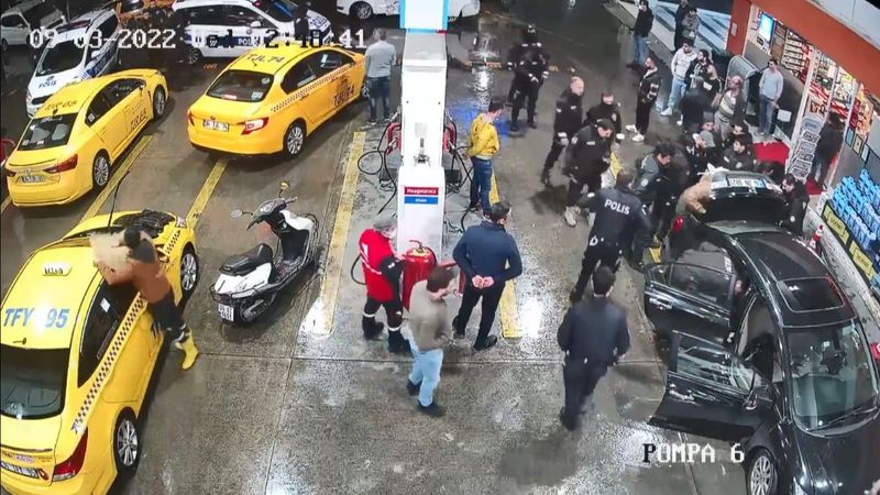 Kağıthane'deki silahlı magandalar bekçilere yakalandı