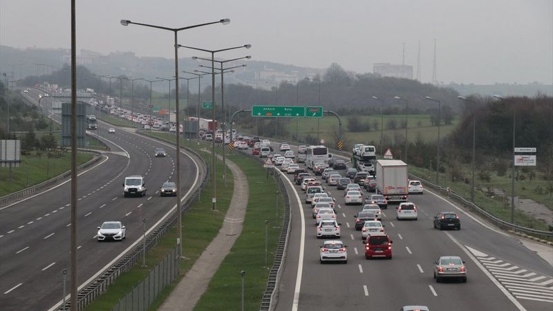 Bolu ve Düzce kesiminde bayram trafiği