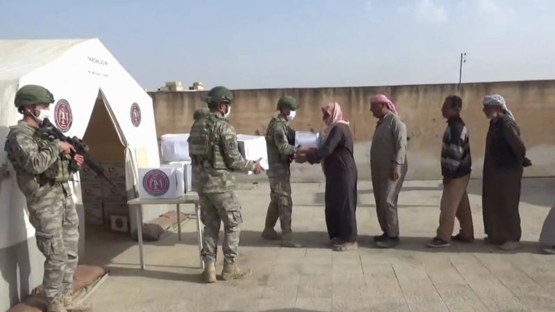 Mehmetçik, Barış Pınarı bölgesinde desteklerine devam ediyor