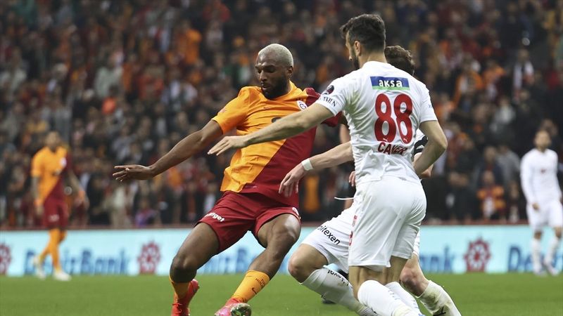 Sivasspor, Galatasaray’ı 3 golle mağlup etti