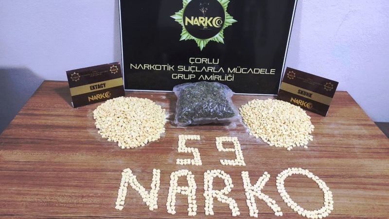 Tekirdağ'da takside 4 bin 750 uyuşturucu hap ele geçirildi