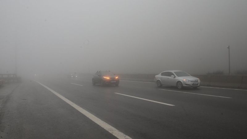 Sis ve sağanak, Bolu Dağı'nda etkisini gösterdi