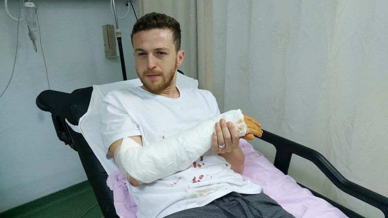 Samsun’da sokak köpeği kolunu ve sırtını ısırdı