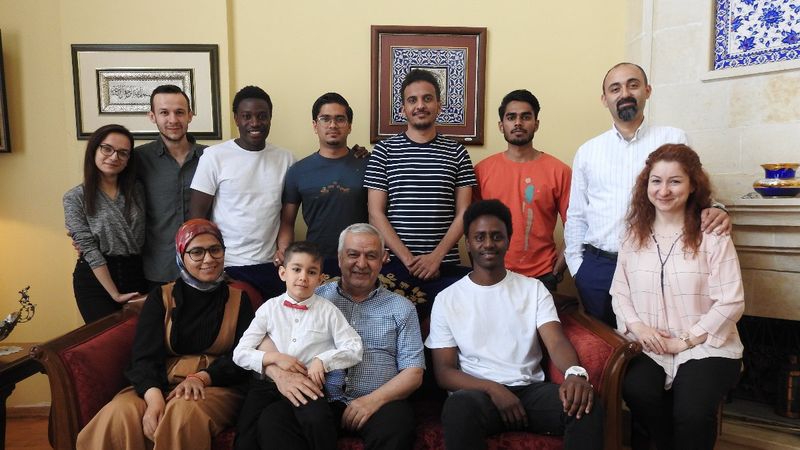 Yabancı öğrenciler bayramda Gaziantepli ailelere misafir oldu