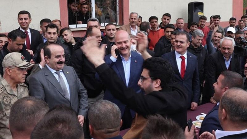 Süleyman Soylu, köy sakinlerini Cumhurbaşkanı Erdoğan ile telefonda görüştürdü