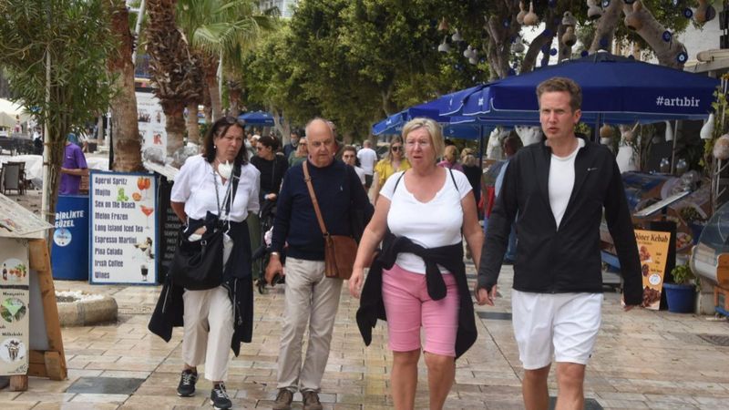 Çeşme ve Bodrum'a turist akını