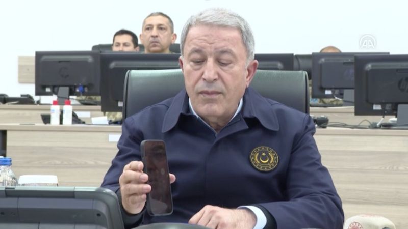 Cumhurbaşkanı Erdoğan, operasyonlardaki komutanlarla bayramlaştı