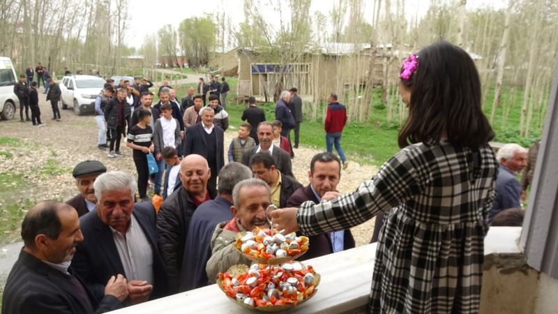 Hakkari köylerinde 2 yıl ara verilen bayram geleneklerine tekrar kavuşuldu