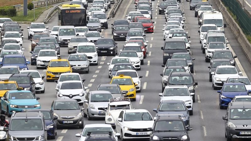 İstanbul'da trafik yoğunluğu yüzde 65'e yükseldi