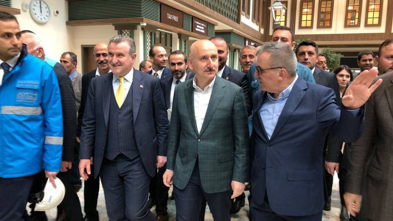 Adil Karaismailoğlu, Rize-Artvin Havalimanı'nı inceledi