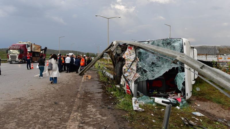 Gaziantep'te yolcu otobüsü ile tır çarpıştı: 14 yaralı