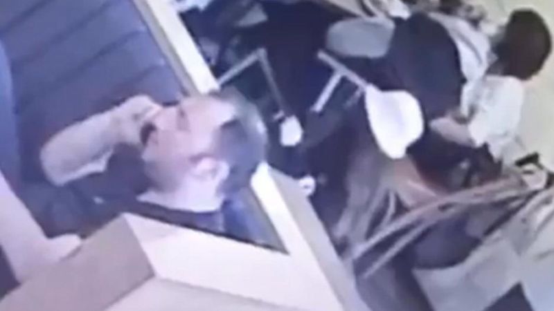 Şişli'de kafede otururken cüzdanı çalındı