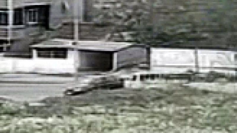 Avcılar'da hız yapan otomobilin kaza anı