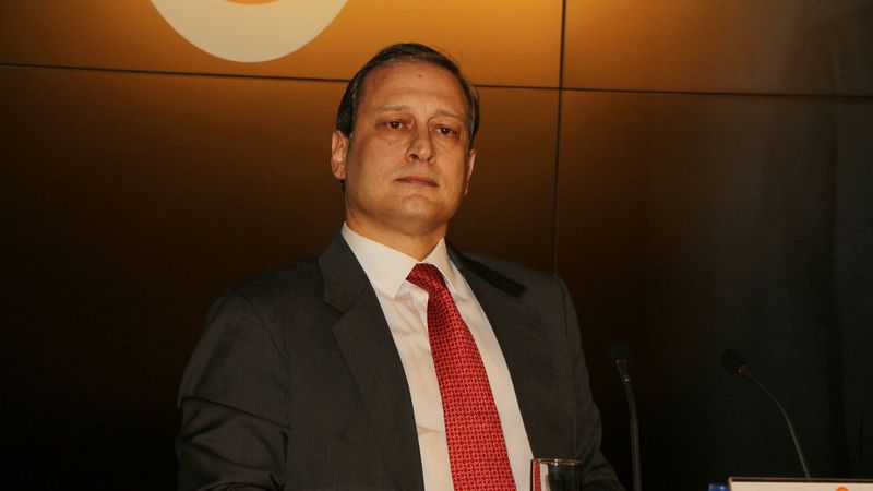 Burak Elmas seçimde aday olmayacak