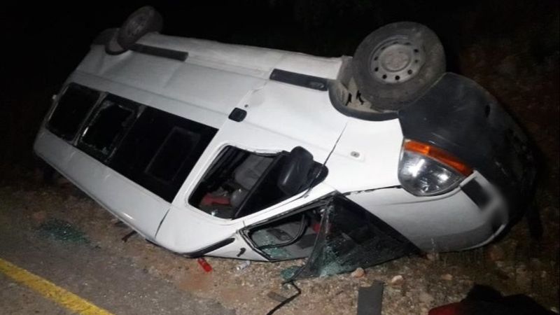 Muğla'da göçmenlerin bulunduğu minibüs kaza yaptı