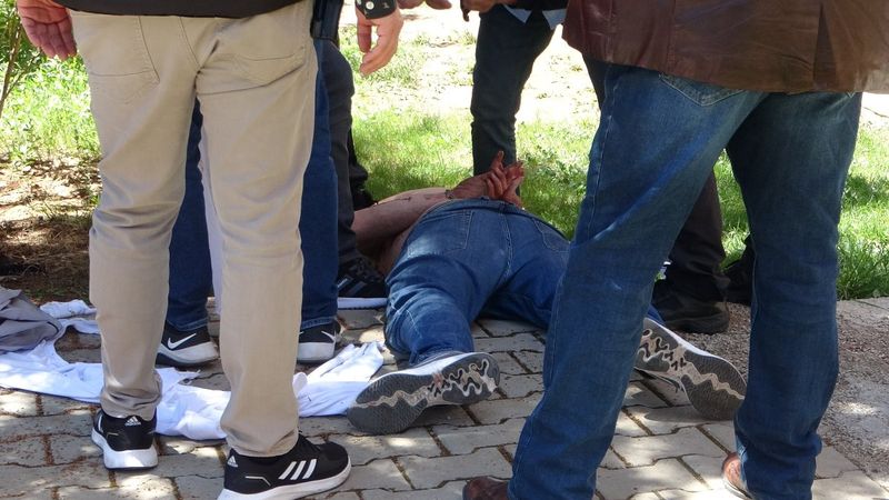 Malatya'daki öfkeli adam kendine kezzapla zarar vermek istedi