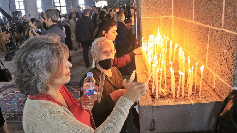 Surp Giragos Kilisesi'nde 7 yıl sonra ilk ayin yapıldı
