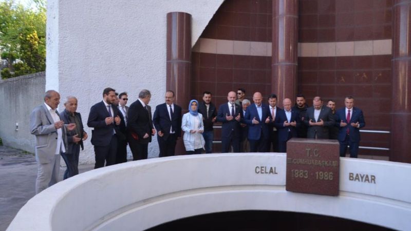 Süleyman Soylu'dan Celal Bayar'ın anıt mezarına ziyaret