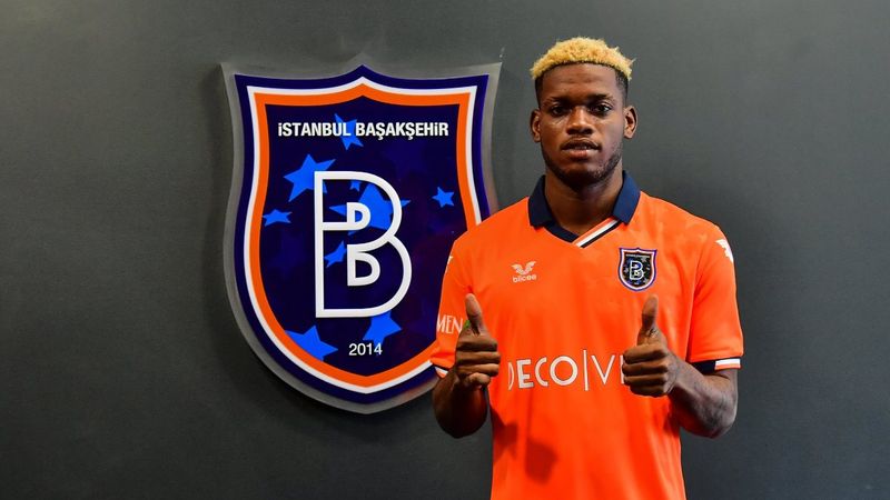 Başakşehir, Nzaba'yı kadrosuna kattı