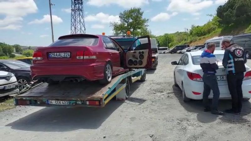 Arnavutköy’de ceza yiyen sürücü, müziğin sesini kısmadı