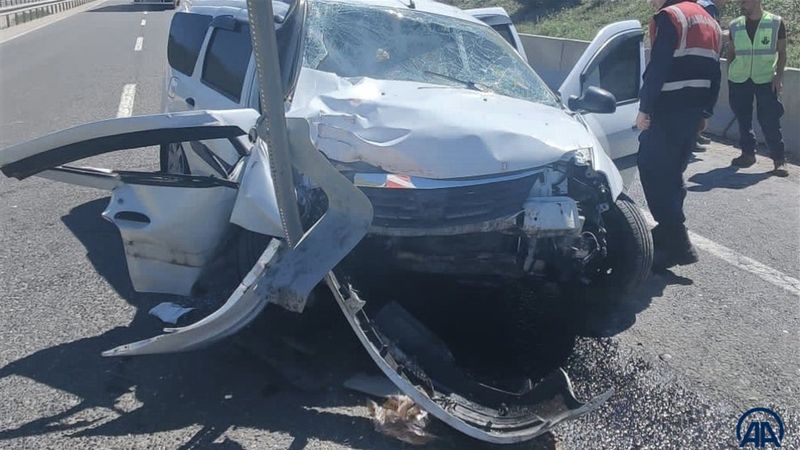 Bilecik'te otomobil bariyere çarptı: 1 ölü