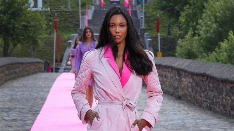 Diyarbakır'ın tarihi mekanlarında defile düzenlendi