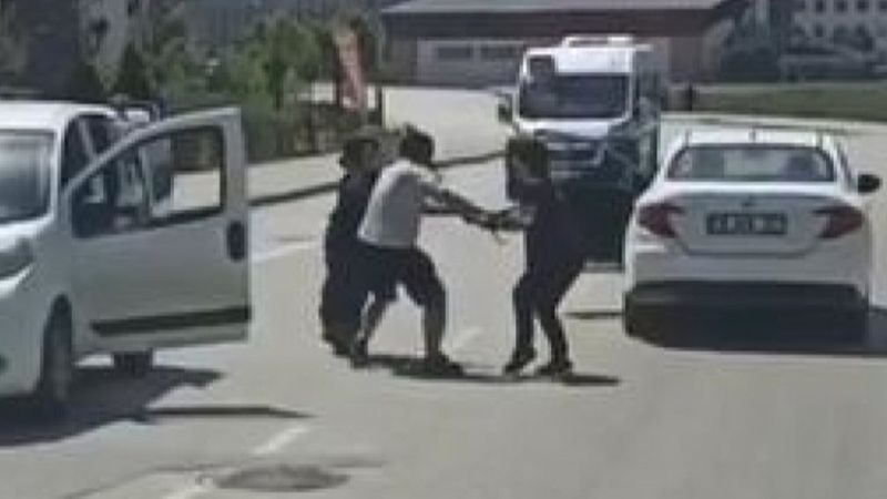 Bursa'daki tekme tokat yol verme kavgası kamerada