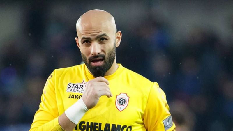 Fenerbahçe'de Berke Özer'in yerine Sinan Bolat