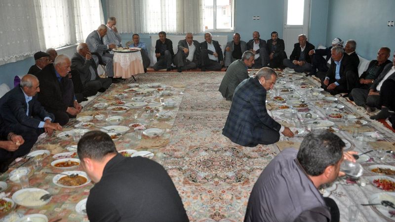 Hakkari'de iki aile daha barıştan yana oldu