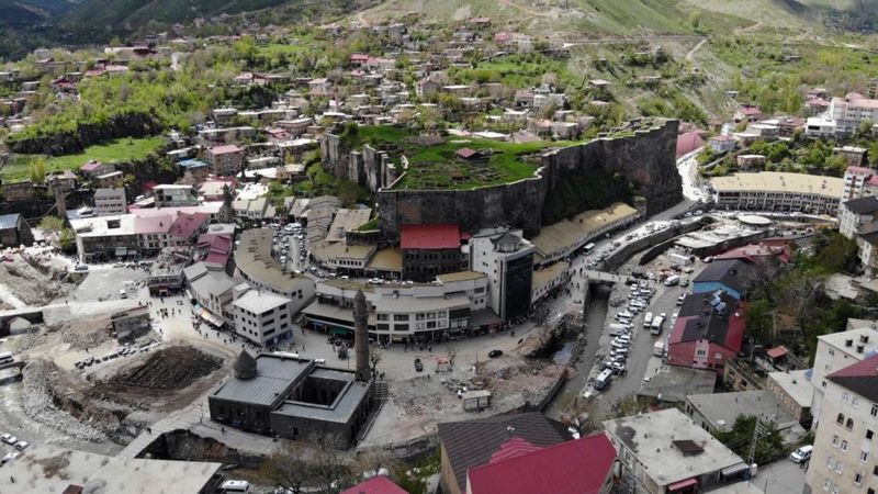 Bitlis'te tarihi yapılar gün yüzüne çıkarılıyor