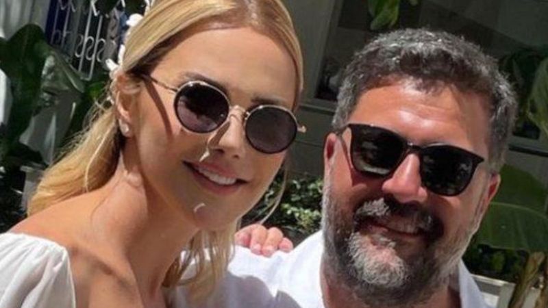 Ece Erken 'Mahmutyazıcıoğlu' soyadını hesabından sildi