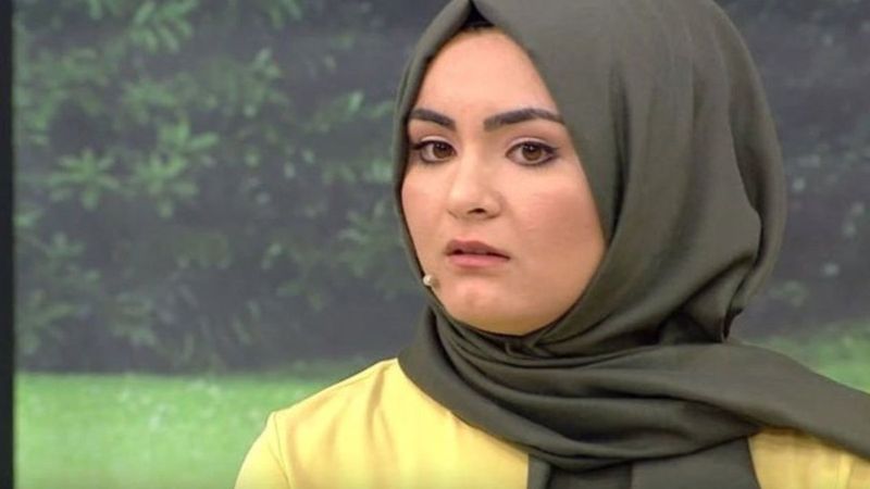Açılıp saçılan eski gelin adayı Hanife Gürdal mini elbiseli pozuyla sosyal medyayı yıktı! 'Her yerini gördük'