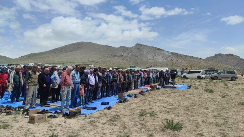 Konyalılar yağmur duasına çıktı