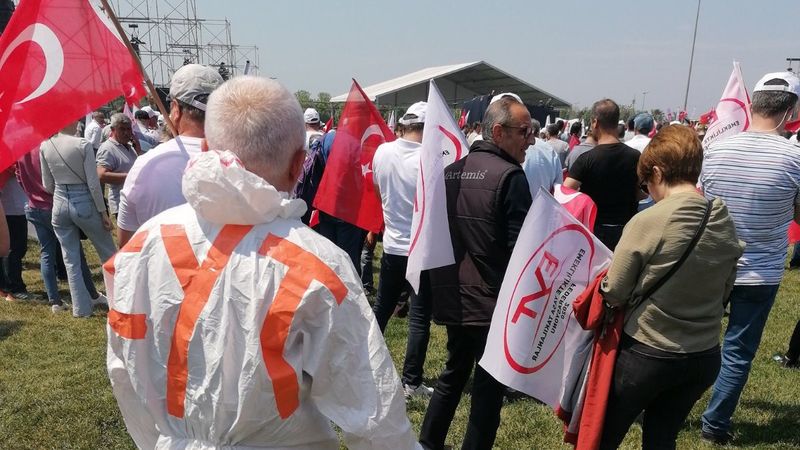 Emeklikte yaşa takılan vatandaşlar Maltepe'de miting düzenledi