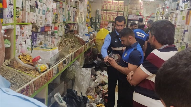 Şanlıurfa'da yere dökülen isotu satan esnafa para cezası