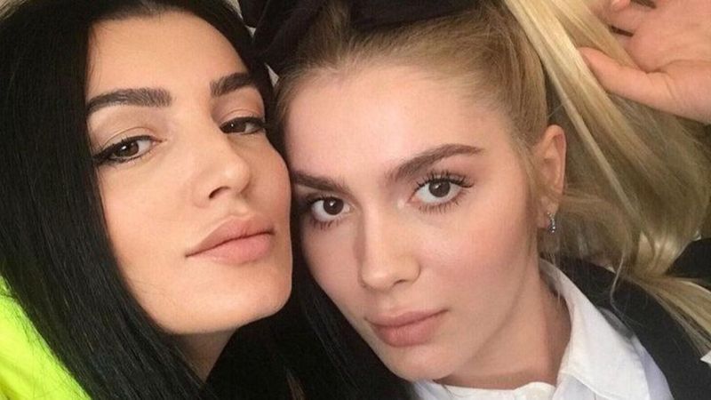 'Anasına bak kızını al' Aleyna Tilki'nin annesi Havva Öztel'in dekolte pozları nefes kesti...