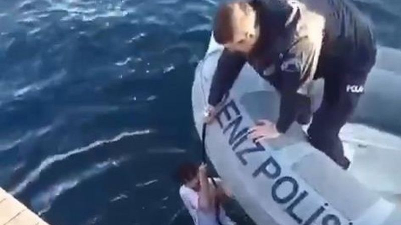 Haliç'te 16 yaşındaki genç denize düştü