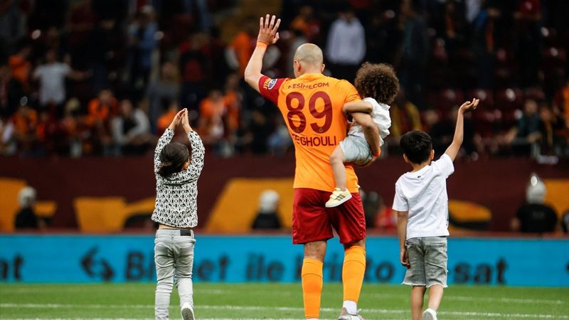 Sofiane Feghouli, Galatasaray'a veda etti