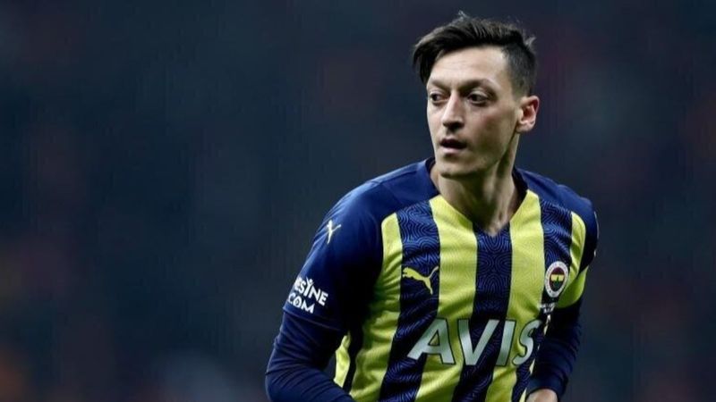 Mesut Özil'in menajeri: Oyuncum Fenerbahçe'de kalacak