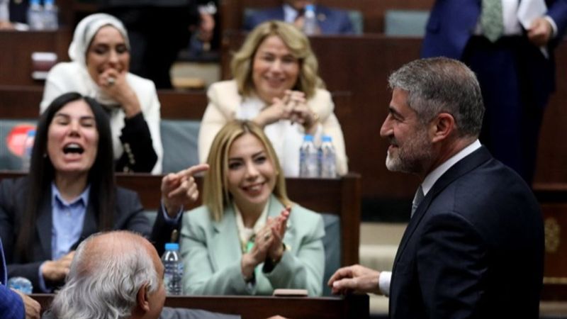 Nureddin Nebati, AK Parti grubunda vekillerle sohbet etti