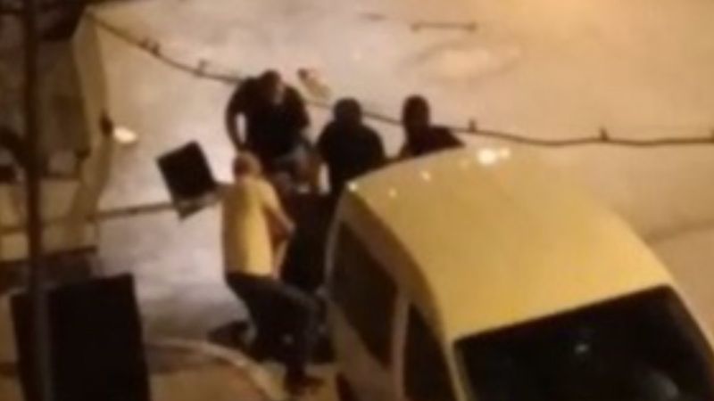 Bursa'da sokak ortasında kavga