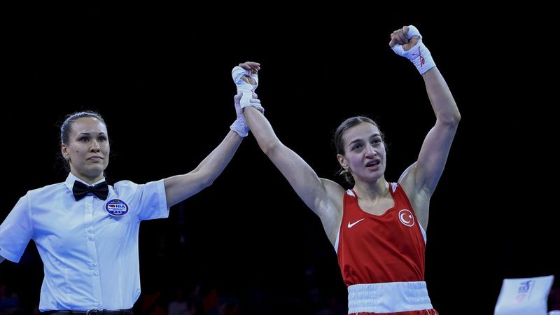 Buse Naz Çakıroğlu, Dünya Kadınlar Boks Şampiyonası'nda finale yükseldi