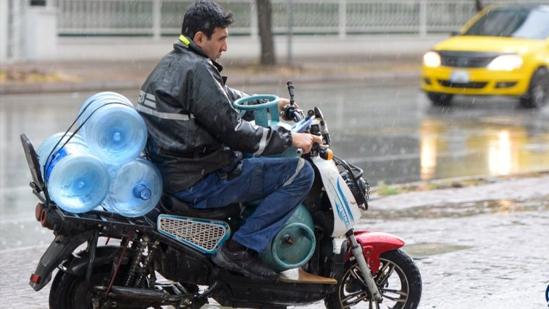 Antalya'da sağanak: Dere taştı, evleri su bastı