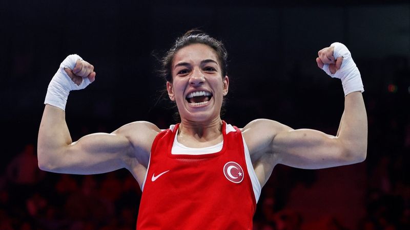 Milli boksör Ayşe Çağırır, 48 kiloda altın madalya kazandı
