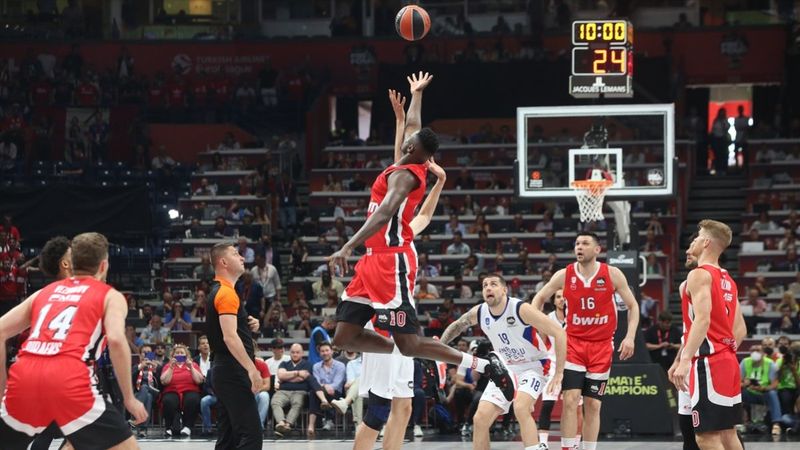 Anadolu Efes, Euroleague'de finale yükseldi