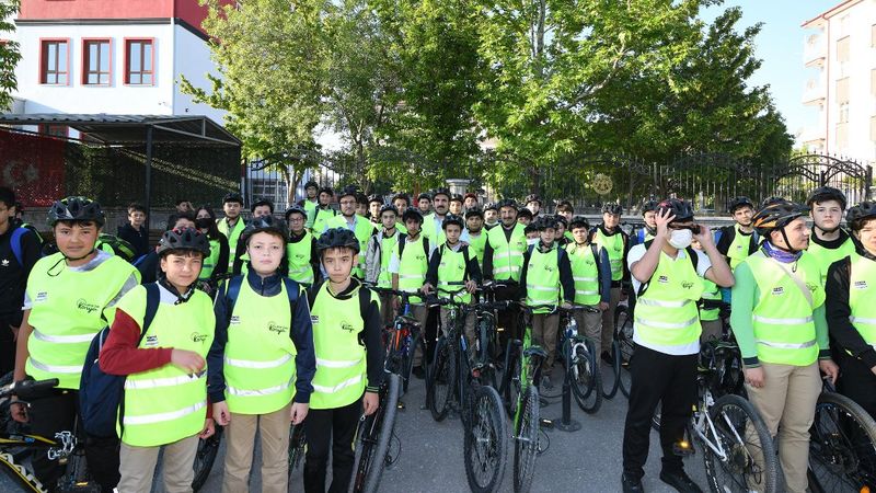 Konya Büyükşehir Belediyesi'nden güvenli bisiklet yolu projesi